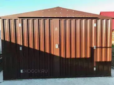 Большой гараж с увеличенной высотой в шоколадном цвете в с. Артюшкино, Сенгилеевский р-н, Ульяновская область